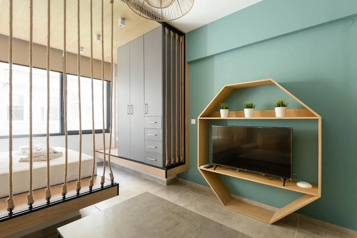 Innovative Snug Bohemian Studio In Ladadika Thessaloníki Grekland