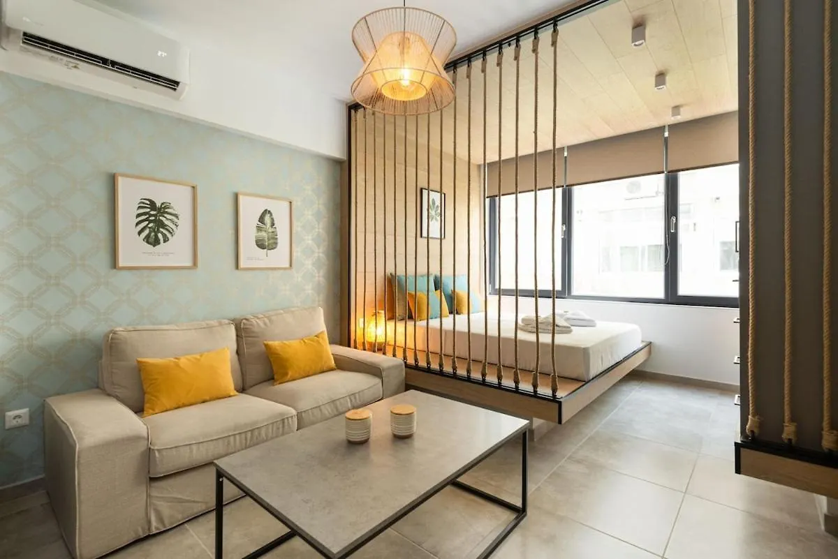 Innovative Snug Bohemian Studio In Ladadika Thessaloníki